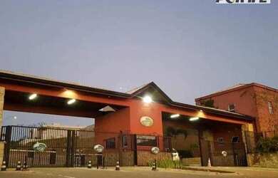 Imagem: O terreno e possui Dormitórios, Suítes, Banheiros, 540-0m²