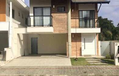 Imagem 1: Sobrado em condominio alto padrão em Balneário Piçarras