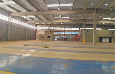 Imagem: O depósito possui 5 Vagas na garagem, 2.240m² de Área e