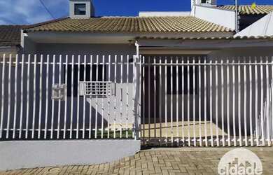 Imagem: A casa possui 2 Dormitórios, 1 Banheiro, 1 Vaga na garagem