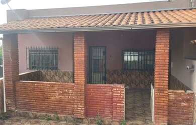 Imagem: A casa possui 1 Dormitório, 1 Banheiro, 68m² de Área e está