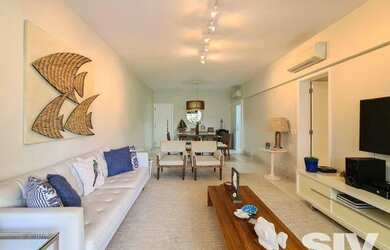 Imagem: O apartamento possui 4 Dormitórios, 1 Banheiro, 2 Vagas na