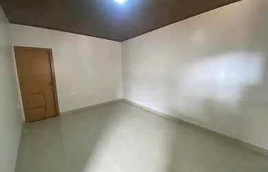 Imagem: A casa possui 3 Dormitórios, 4 Banheiros, 2 Vagas na garagem