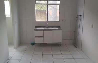 Imagem: O apartamento possui 3 Dormitórios, 1 Banheiro, 1 Vaga na garagem