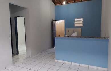 Imagem: A casa possui 2 Dormitórios, 1 Banheiro e está localizado