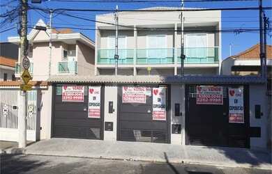 Imagem: A casa possui 3 Dormitórios, 4 Banheiros, 5 Vagas na garagem