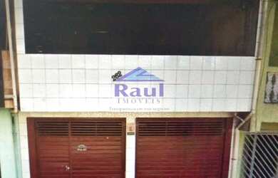 Imagem: A casa possui 3 Dormitórios, 2 Banheiros, 2 Vagas na garagem