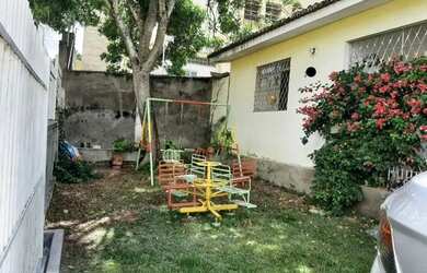 Imagem: A casa possui 2 Dormitórios, 2 Vagas na garagem e está localizado