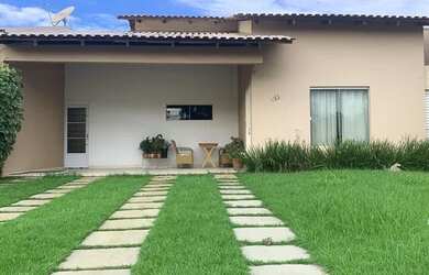 Imagem: A casa em condomínio possui 3 Dormitórios, 2 Banheiros, 2