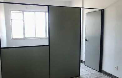 Imagem: O depósito possui 32m² de Área e está localizado em Centro