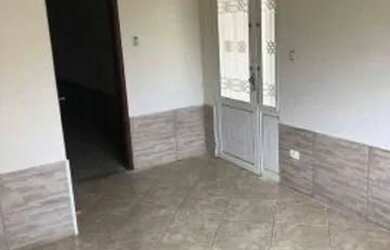 Imagem: A casa possui 2 Dormitórios, 1 Banheiro, 60m² de Área e