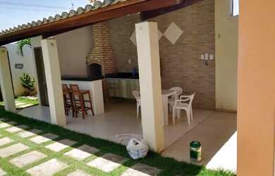 Imagem: A casa possui 2 Dormitórios, 2 Banheiros, 1 Vaga na garagem