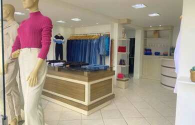 Imagem: O depósito possui 3 Vagas na garagem, 70m² de Área e está