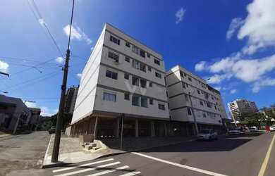 Imagem: O apartamento possui 1 Dormitório, 1 Banheiro, 1 Vaga na garagem