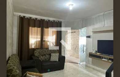 Imagem: A casa possui 3 Dormitórios, 3 Banheiros, 1 Vaga na garagem