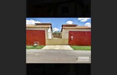 Imagem: A casa em condomínio possui 2 Dormitórios, 1 Banheiro, 2 Vagas