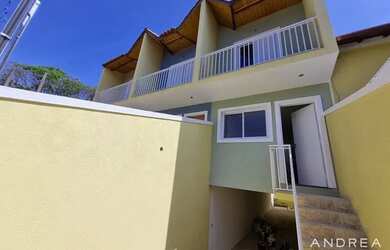 Imagem: A casa possui 3 Dormitórios, 3 Banheiros, 4 Vagas na garagem