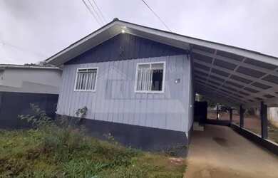 Imagem: A casa possui 3 Dormitórios, 1 Banheiro, 1 Vaga na garagem