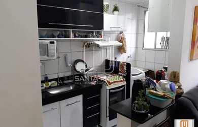 Imagem: O apartamento possui 2 Dormitórios, 1 Banheiro, 1 Vaga na garagem