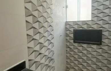 Imagem: A casa possui 3 Dormitórios, 1 Banheiro, 1 Vaga na garagem