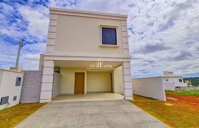 Imagem: A casa em condomínio possui 4 Dormitórios, 4 Banheiros, 4