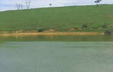 Imagem: O terreno possui 250m² de Área e está localizado em Comunidade