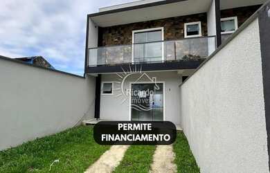 Imagem: A casa possui 3 Dormitórios, 2 Banheiros, 1 Vaga na garagem