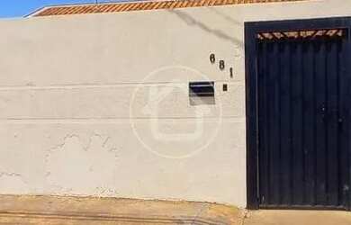 Imagem: A casa possui 3 Dormitórios, 2 Banheiros, 187m² de Área e