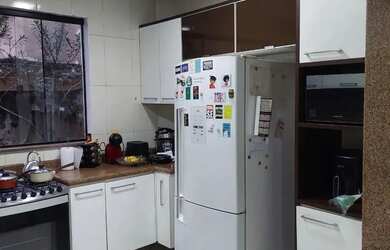 Imagem 5: Imóvel para aluguel possui 229 metros quadrados com 4 quartos em Pitangueiras...