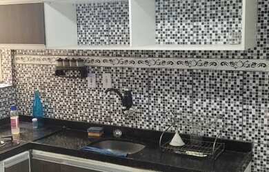 Imagem: O apartamento possui 2 Dormitórios, 1 Banheiro, 1 Vaga na garagem