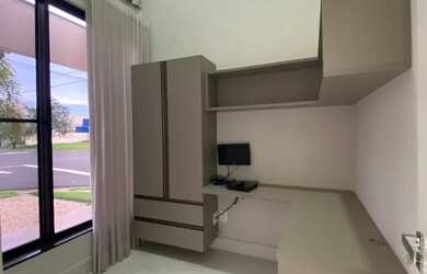 Imagem: A casa em condomínio possui 4 Dormitórios, 5 Banheiros, 3