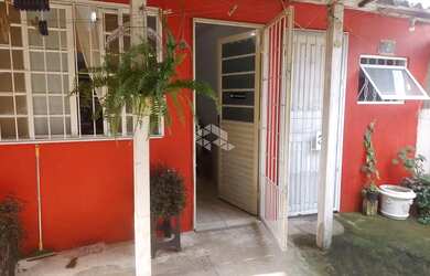 Imagem 2: Casa com 2 quartos toda gradeada com vaga de garagem no Bairro Diácono...