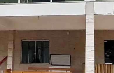 Imagem: A casa possui 4 Dormitórios, 3 Banheiros, 5 Vagas na garagem