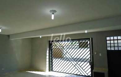 Imagem: A casa possui 4 Dormitórios, 5 Banheiros, 3 Vagas na garagem