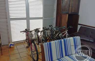 Imagem 9: Oportunidade Única: Casa no Centro de Guaratuba com Suíte e Churrasqueira