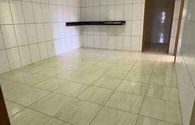 Imagem: A casa possui 3 Dormitórios, 3 Banheiros, 2 Vagas na garagem