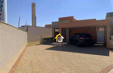 Imagem: A casa em condomínio possui 2 Dormitórios, 2 Banheiros, 2