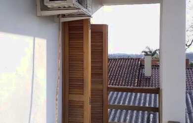 Imagem: A casa em condomínio possui 3 Dormitórios, 4 Banheiros, 1