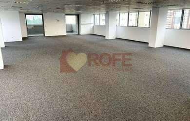 Imagem: O depósito possui 5 Vagas na garagem, 316m² de Área e está