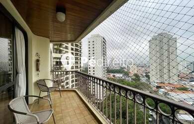 Imagem: O apartamento possui 4 Dormitórios, 5 Banheiros, 3 Vagas na