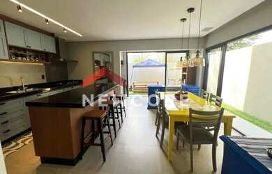 Imagem: A casa em condomínio possui 3 Dormitórios, 4 Banheiros, 2