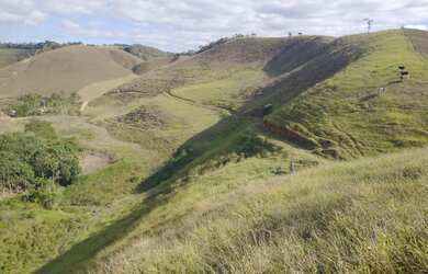 Imagem: A fazenda e possui Dormitórios, Suítes, Banheiros está
