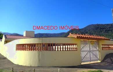 Imagem: A casa possui 4 Dormitórios, 4 Banheiros, 165m² de Área e