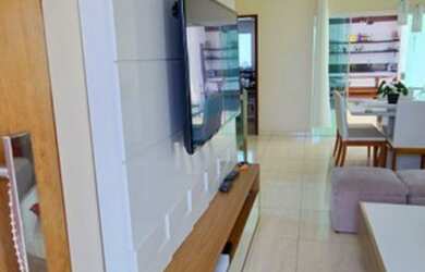 Imagem: A casa possui 3 Dormitórios, 4 Banheiros, 4 Vagas na garagem