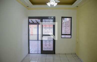 Imagem: A casa possui 2 Dormitórios, 2 Banheiros e 32m² de Área e