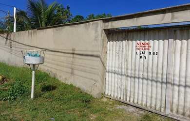 Imagem: A casa possui 3 Dormitórios, 2 Banheiros, 5 Vagas na garagem