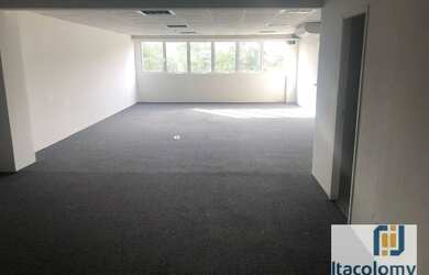 Imagem: O depósito possui 1 Vaga na garagem, 190m² de Área e está