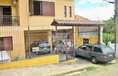 Imagem: A casa possui 5 Dormitórios, 5 Banheiros, 5 Vagas na garagem