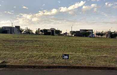 Imagem: O terreno possui 230m² de Área e está localizado em Fazenda