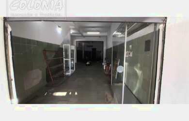 Imagem: O depósito possui 1 Vaga na garagem, 180m² de Área e está